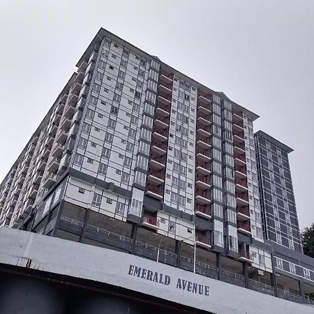 Cameron 1Room Apartment @ Emerald Avenue บรินชัง ภายนอก รูปภาพ