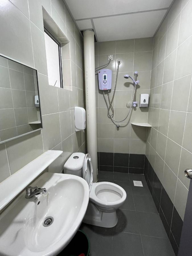Cameron 1Room Apartment @ Emerald Avenue บรินชัง ภายนอก รูปภาพ