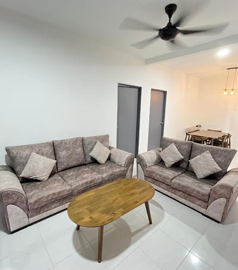 Cameron 1Room Apartment @ Emerald Avenue บรินชัง ภายนอก รูปภาพ